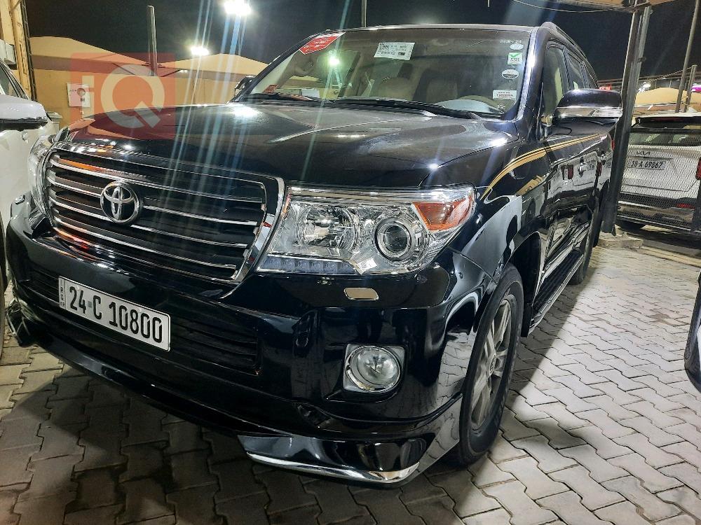 تۆیۆتا لاند کروزەر